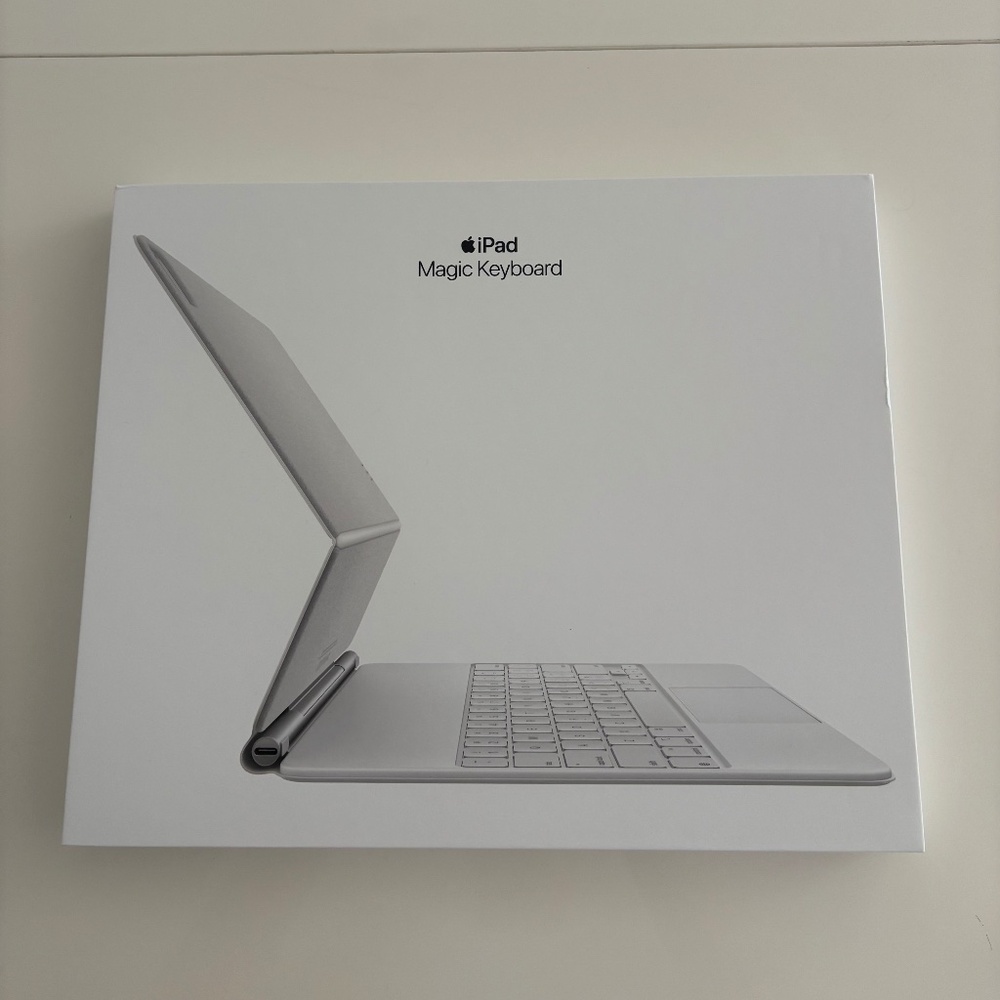 APPLE Magic Keyboard for iPad 13"